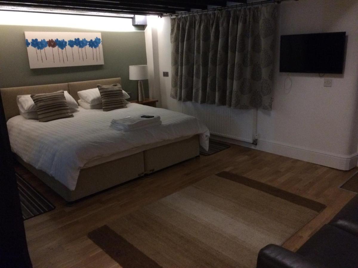 Burcott Mill Guesthouse Уелс Екстериор снимка