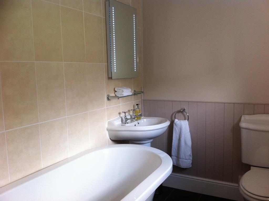 Burcott Mill Guesthouse Уелс Екстериор снимка